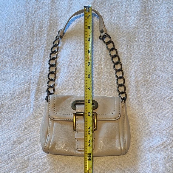 Michael Kors Cream Mini Bag with Chain Strap - Picture 6 of 9